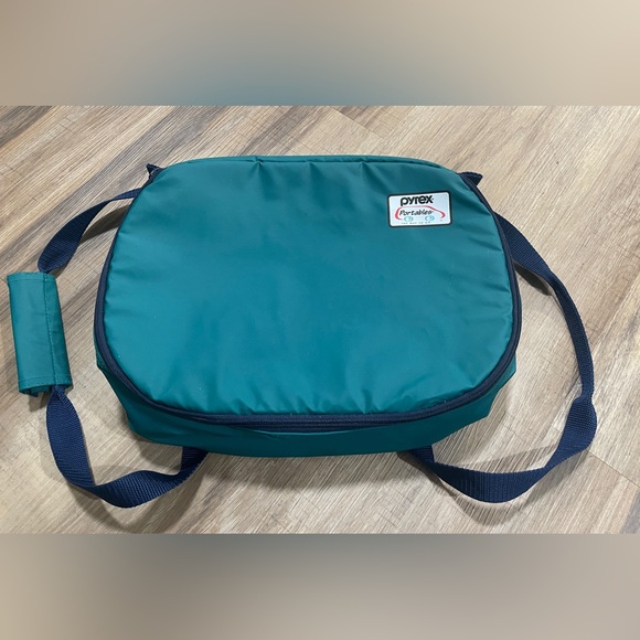 Pyrex Portable to go insulated - Picture 6 of 8